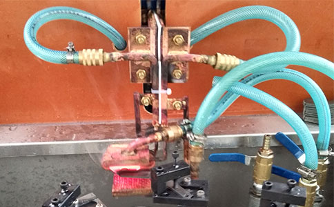 高頻淬火設(shè)備——高頻淬火后硬度不均勻是什么原因？