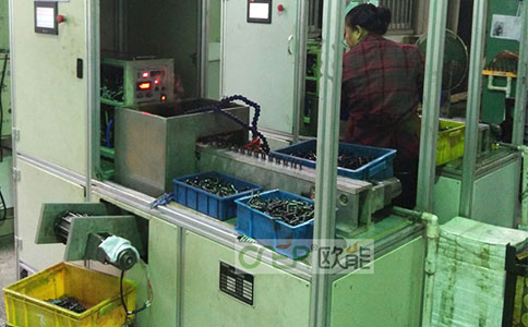 汽車鎖扣淬火設(shè)備